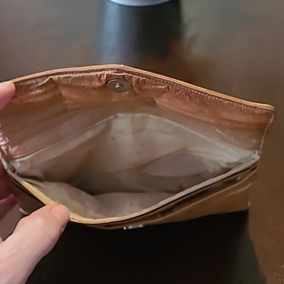 Genuine EEL wallet Made in Korea tan incredibly soft in good preloved condition - Picture 5 of 13